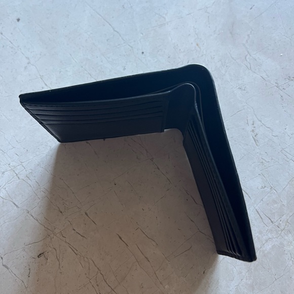 COACH Signature canvas charcoal foldable wallet in pristine condition. - Picture 3 of 3